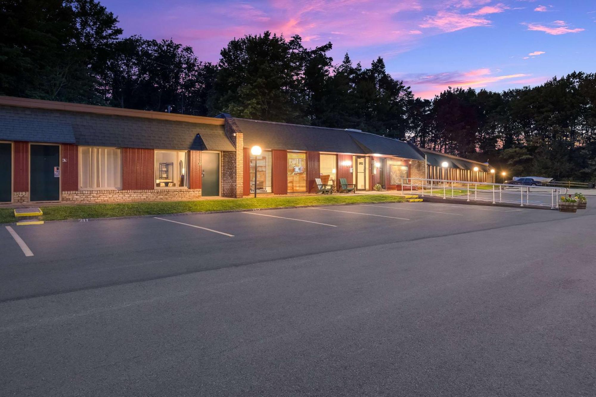 Travelodge By Wyndham Emlenton Dış mekan fotoğraf